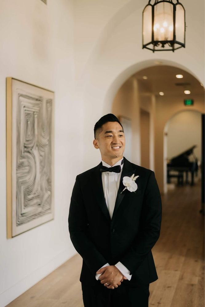 The Hills Barbershop Logo