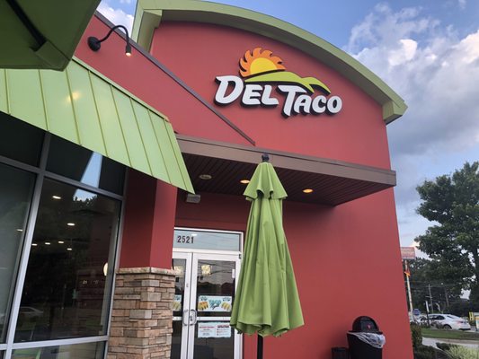 Del Taco by null