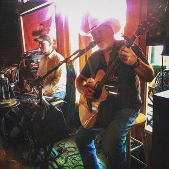 Farina's Winery & Cafe - Plus you get live music - Italian Near Me - Grapevine, Texas