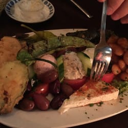 Taverna Ellada - Der Vorspeisenteller. Wir waren sehr zufrieden.