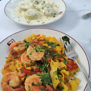 Piatti - Ravioli with the lemon sauce for the wife and the Pappardelle pasta with shrimp. Both excellent. - Italian Near Me - La Jolla, California Piatti - Ravioli with the lemon sauce for the wife and the Pappardelle pasta with shrimp. Both excellent. - Italian Near Me - La Jolla, California