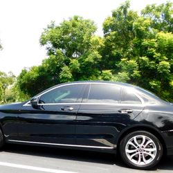R&L Executive Transportation - Side view