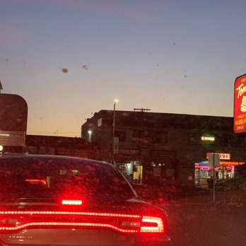 Original Tommy's - Drive thru - Burgers Near Me - Canoga Park, California