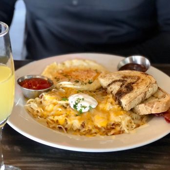 Cliff Dining Pub - Sushi Bars Near Me - Draper, Utah