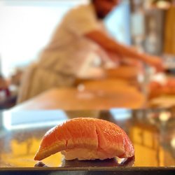 My other favorite - the fatty tuna that was lightly seared and with a few grains of local sea salt.