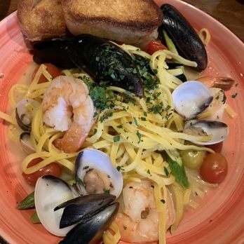 Luka's Restaurant & Bar - Seafood linguini - American Near Me - Jackson, California