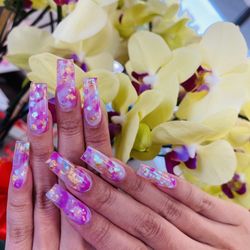 M Nails & Spa