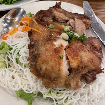 La Petite Camille - Five Spice Chicken Com #2 - Vietnamese Near Me - Millbrae, California