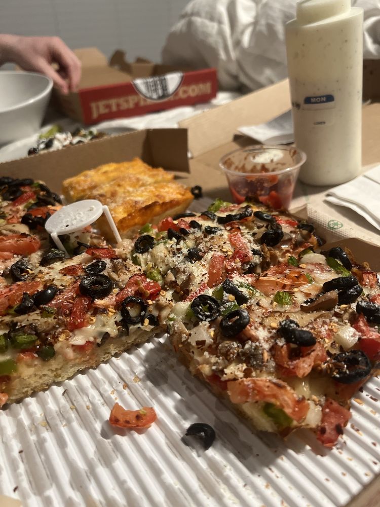 Jet's Pizza Logo