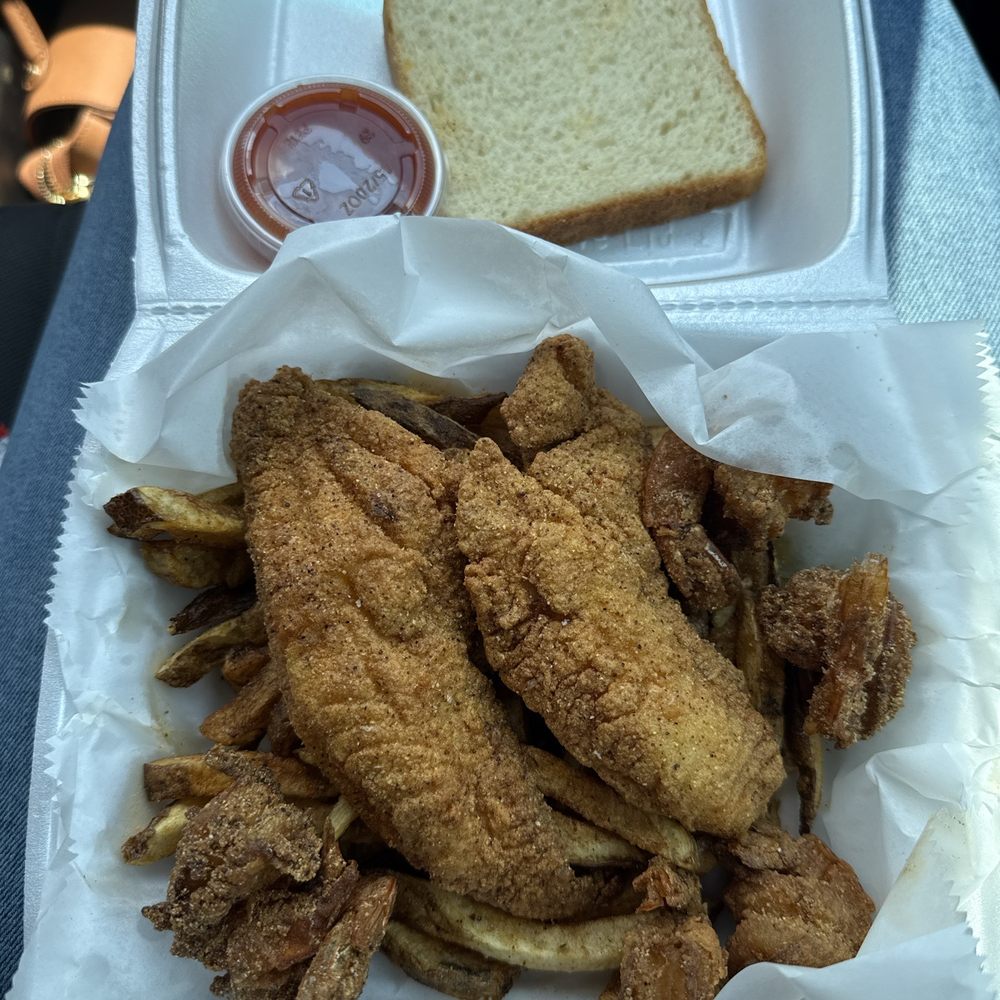 2 pc 3 shrimp combo basket (I added 3 more shrimp) 2 pc 3 shrimp combo basket (I added 3 more shrimp)