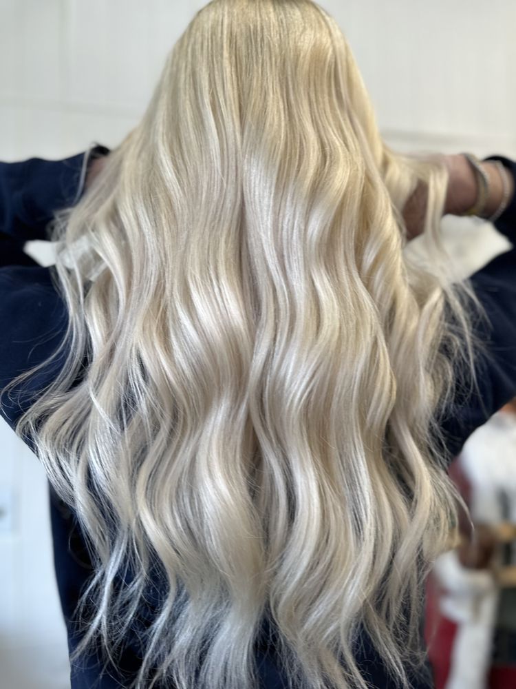 Classic Hair by V Logo