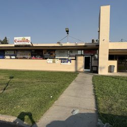 Lee's Merced Community Food Market - Lee's exterior