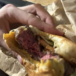 Kickback Jack's - Classic Cheeseburger