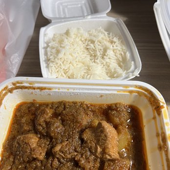 Pa Lian - Chicken and potato curry with rice - Burmese Near Me - Wheaton, Illinois