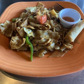 Yupha's Thai Kitchen - Drunken Noodles with chicken - Thai Near Me - Tempe, Arizona
