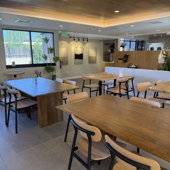 Da Vien Coffee - Lots of seating - Coffee & Tea Near Me - Arcadia, California