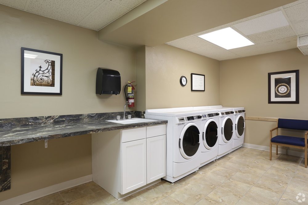 THE HIGHLAND SQUARE APARTMENTS Updated August 2024 41 Photos 733 W Market St, Akron, Ohio