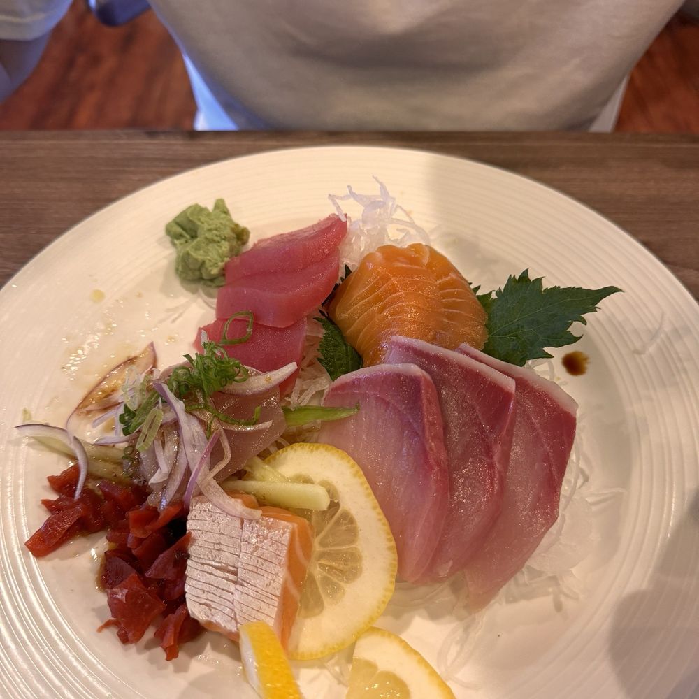 Ahi Sushi - Sashimi lunch special - Sushi Bars Near Me - Bakersfield, California
