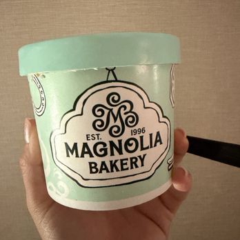 Magnolia Bakery - Classic Banana Pudding - Desserts Near Me - New York, New York Magnolia Bakery - Classic Banana Pudding - Desserts Near Me - New York, New York