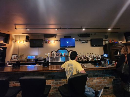 Poplar Street Pub by null