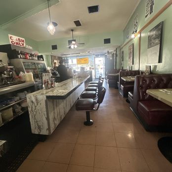 Joyce's Coffee Shop - Interior - Breakfast & Brunch Near Me - Northridge, California