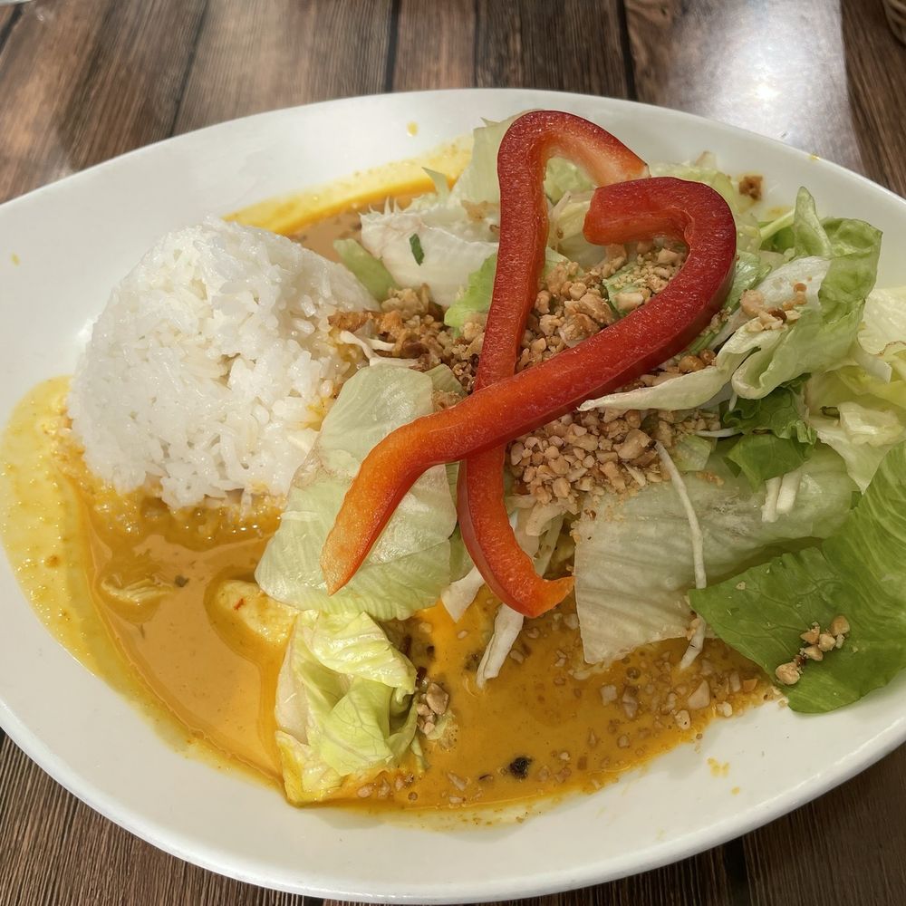 Nem Quan - Mango chicken curry - Vietnamese Near Me - Braunschweig, NI Nem Quan - Mango chicken curry - Vietnamese Near Me - Braunschweig, NI