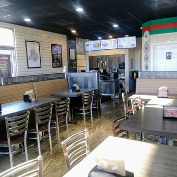 Pizza Twist - View of seating & counter area - Pizza Near Me - Kent, Washington Pizza Twist - View of seating & counter area - Pizza Near Me - Kent, Washington
