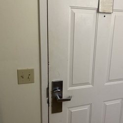 Elk Inn - I would've felt a little better if there had been an additional lock on the door