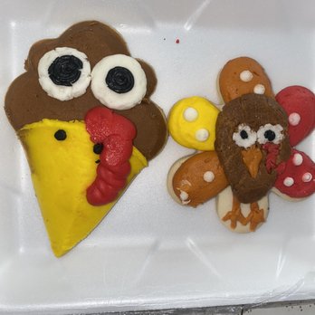 Haby's Alsatian Bakery - Thanksgiving themed cookies with buttercream icing - Bakeries Near Me - Castroville, Texas