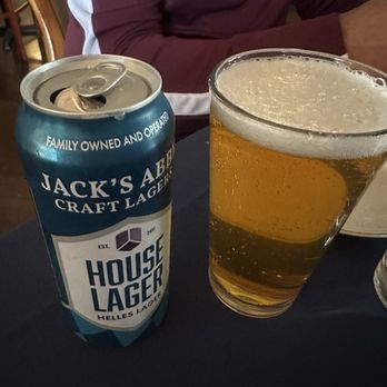 Gateways Inn - Hotels Near Me - Lenox, Massachusetts