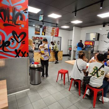 Dave's Hot Chicken - Halal Near Me - Toronto, Ontario
