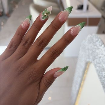 La Posh Nails - Nail Salons Near Me - Chula Vista, California