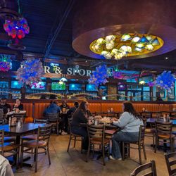 Fronteras - Dining and bar areas