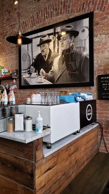 Café de Mercanti Old Montreal by null