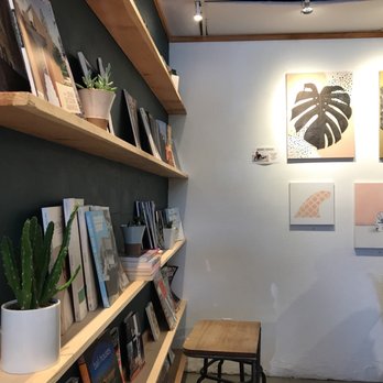Rapport Coffee & Roasters - Interior magazine/book selections - Coffee & Tea Near Me - San Clemente, California Rapport Coffee & Roasters - Interior magazine/book selections - Coffee & Tea Near Me - San Clemente, California