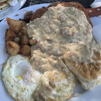 Basin Cafe - Chicken fried steak breakfast - Burgers Near Me - Lee Vining, California Basin Cafe - Chicken fried steak breakfast - Burgers Near Me - Lee Vining, California