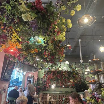 Comptoir Libanais - Lebanese Near Me - Kensington, XGL Comptoir Libanais - Lebanese Near Me - Kensington, XGL