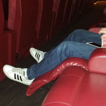 AMC Bakersfield 6 - Cinema Near Me - Bakersfield, California