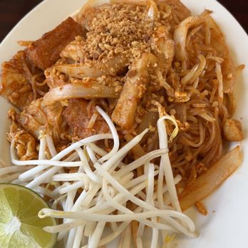 Little Saigon - Chicken Pad Thai! - Vietnamese Near Me - South San Francisco, California Little Saigon - Chicken Pad Thai! - Vietnamese Near Me - South San Francisco, California