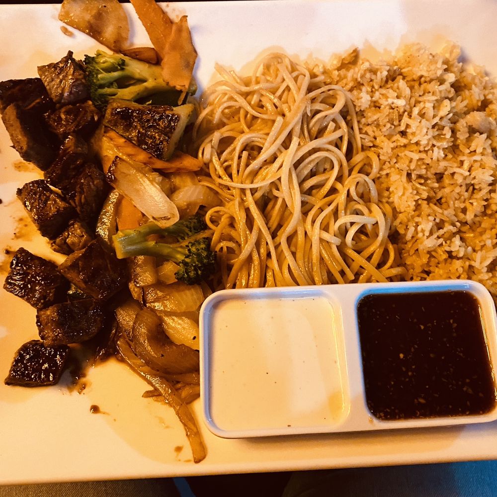 Food from Daisy Garden Restaurant Lounge