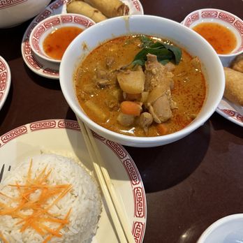 Sunny Pho - CC1. Chicken Curry and Shrimps (COMBINATION) Rocket Shrimps (2 pcs) - Vietnamese Near Me - Madison, Wisconsin