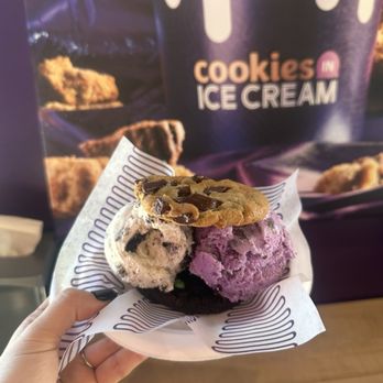 Insomnia Cookies - Desserts Near Me - Henderson, Nevada Insomnia Cookies - Desserts Near Me - Henderson, Nevada