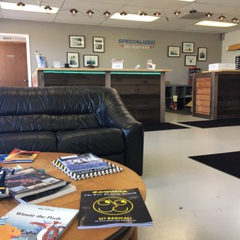 Specialized Aviation - Inside the waiting area. - Flight Instruction Near Me - Watsonville, California Specialized Aviation - Inside the waiting area. - Flight Instruction Near Me - Watsonville, California