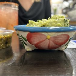 El Puente - Fun guac bowl