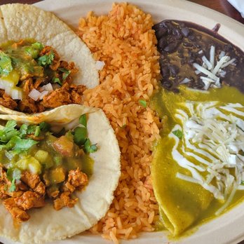 El Cantaro - COMBINATION w/Chicken Tacos & Enchiladas - Mexican Near Me - Monterey, California El Cantaro - COMBINATION w/Chicken Tacos & Enchiladas - Mexican Near Me - Monterey, California