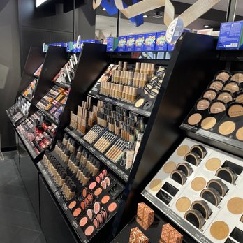 Sephora Italia - Inside - Cosmetics & Beauty Supply Near Me - Venezia, VE Sephora Italia - Inside - Cosmetics & Beauty Supply Near Me - Venezia, VE