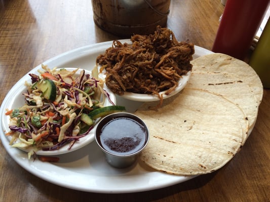 Dusty's Bar & BBQ by null