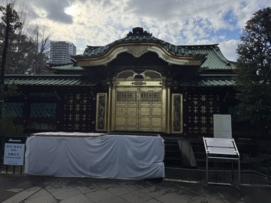 Ueno Toshogu Shrine by null