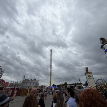 Oktoberfest - Fun Fair Near Me - Munich, BY Oktoberfest - Fun Fair Near Me - Munich, BY