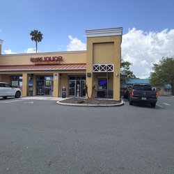 Sunnys Wine & Liquor - Drive thru option